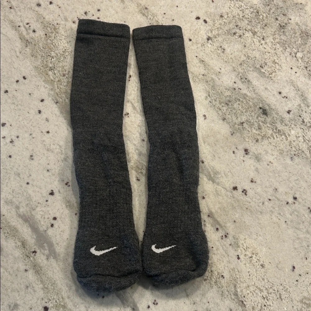 Nike Men's Gray Athletic Socks Large